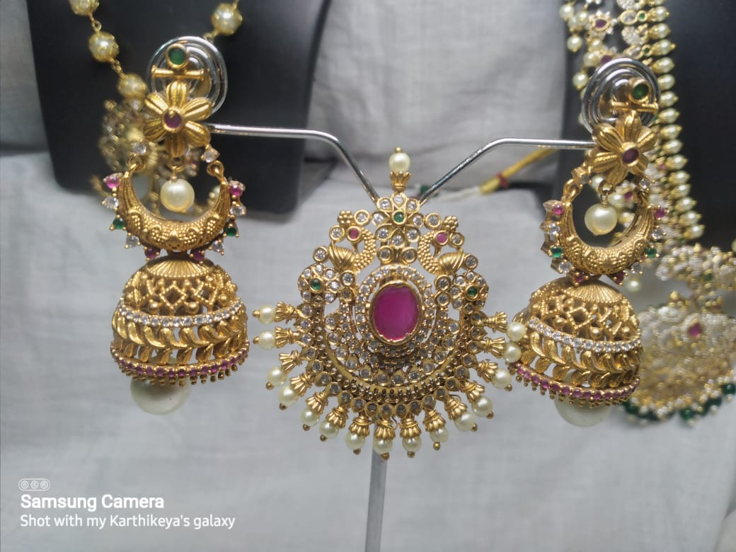 Ear rings set